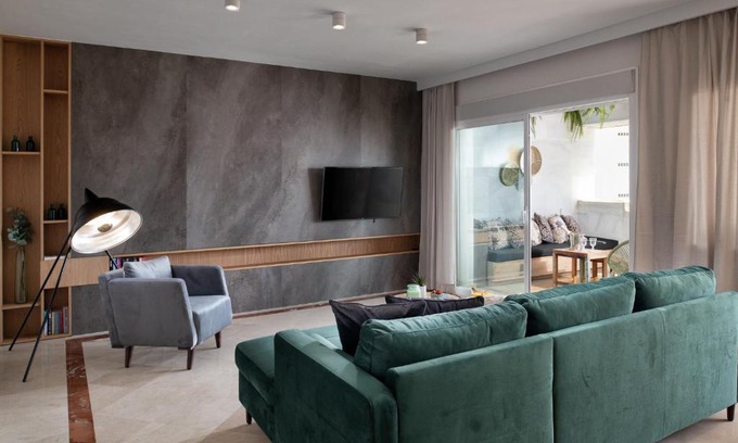 Golden Mile Apartment | MARBELLA CITY BEACHFRONT WITH SEA VIEW
