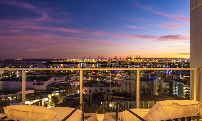 Waterfront Apartment | @ Marbella Lane - Aesthetic 2BR w/Ocean views