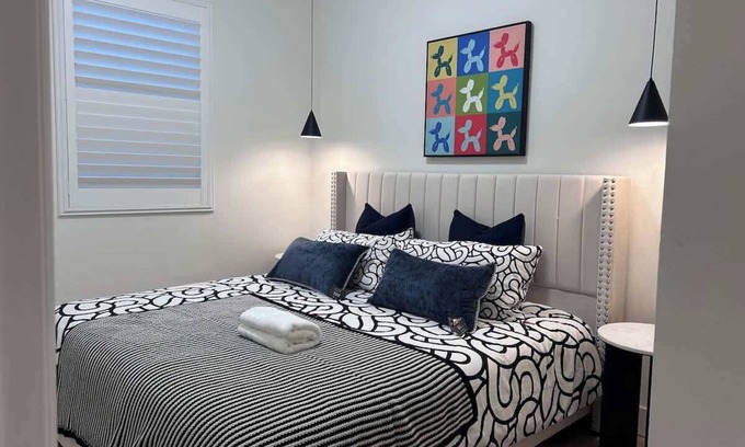 Compton House | @ Marbella Lane - Cityside Haven w/Touch of Charm
