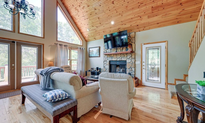 Marble Cabin | Marble Mountainside Escape w/Wraparound Deck