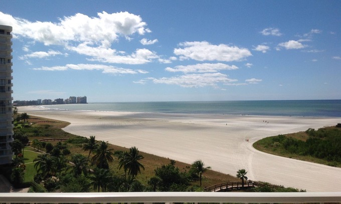 Marco Island Condo | March 2025 newly available! OCEANFRONT BEACHFRONT 2 bed 2 ba, Marco Island, FL
