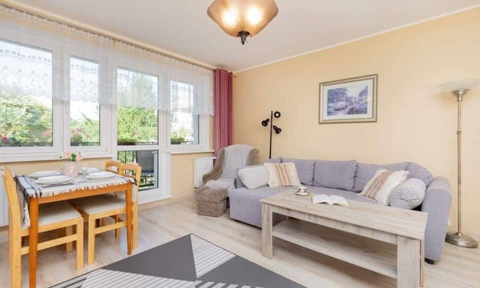 Gdansk Apartment | Marcina Dragana 17F | Stylish Apartment | Desk