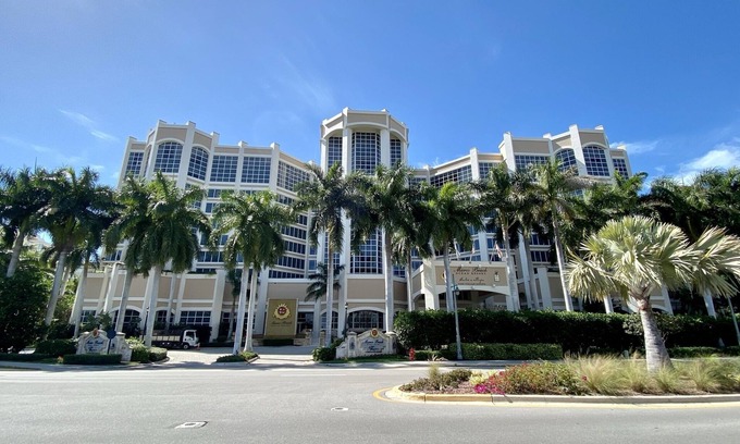 Marco Island Condo | Marco Beach Ocean Resort 610