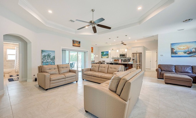 Marco Island Cottage | Marco Island Home w/Heated Pool + Screened Lanai!