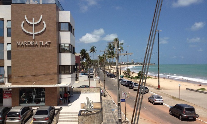 Manaira Apartment | Mardisa Flat Oceanfront Next to Mag Shopping - WhatsApp (34) 99971-1994