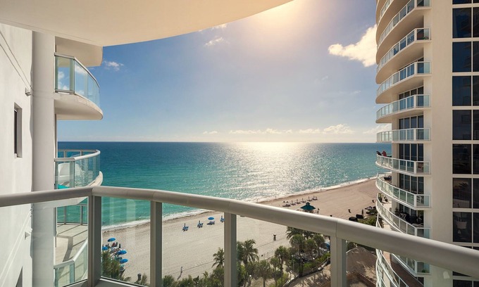 Sunny Isles Beach Apartment | Marenas Ocean View Apartment