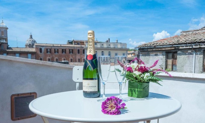 Rione XI Sant'Angelo Apartment | Margana Tower