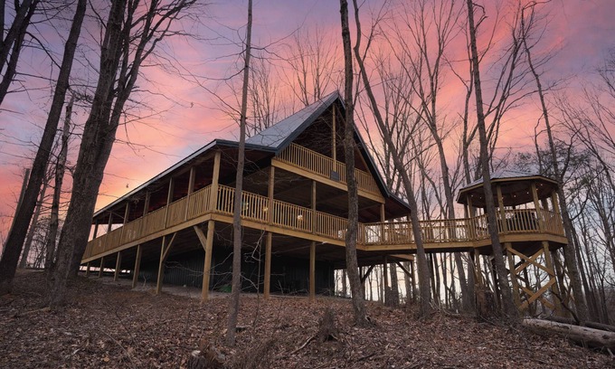Creola Cabin | Margaritahills is the perfect getaway for two couples, where rustic elegance meets modern comfort.