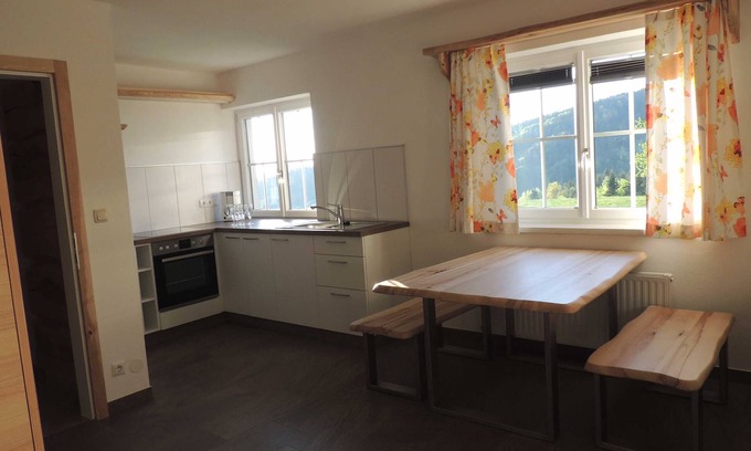 Weyregg am Attersee Apartment | Margaritenwohnung - Bauernhof Schöbringer bed and breakfast
