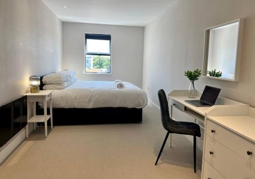 Margate Apartment | Margate Beach Front Apt With Sea Views Sleeps 6
