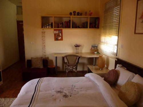 Midreshet Ben-Gurion Cabin | Margo Zimmer