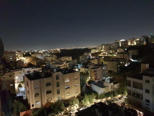 Al Jubeiha Apartment | Maria Apartment
