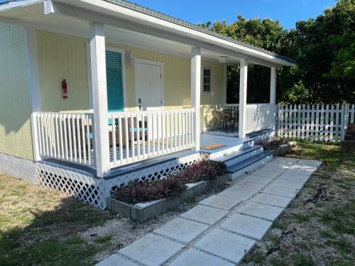 Homestead Apartment | Maria's Los Cirhuelos