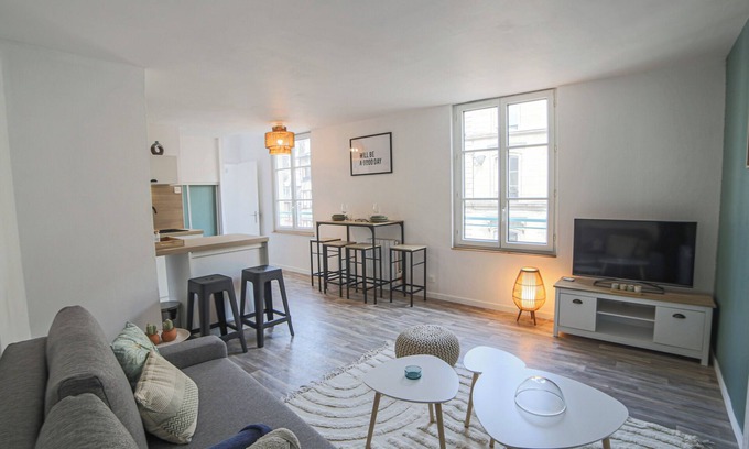 Rouen City Centre Apartment | Marianne, duplex pour 4 à proximité de l'hôtel de ville de Rouen