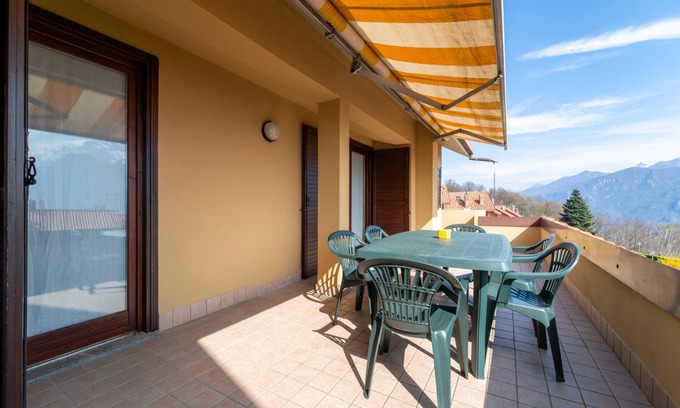 Civenna Apartment | Marigold Apartment by Wonderful Italy
