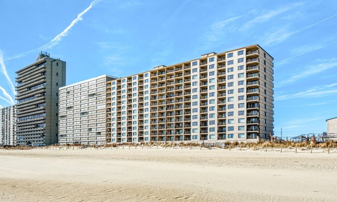 North Ocean City Condo | Marigot Beach 207-Oceanfront 101st St, Free WiFi, Pool, Elev, W/D, AC