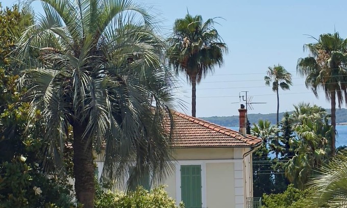 California - Pezou Apartment | Marilyn Beach - Sea view, terrace & private garage