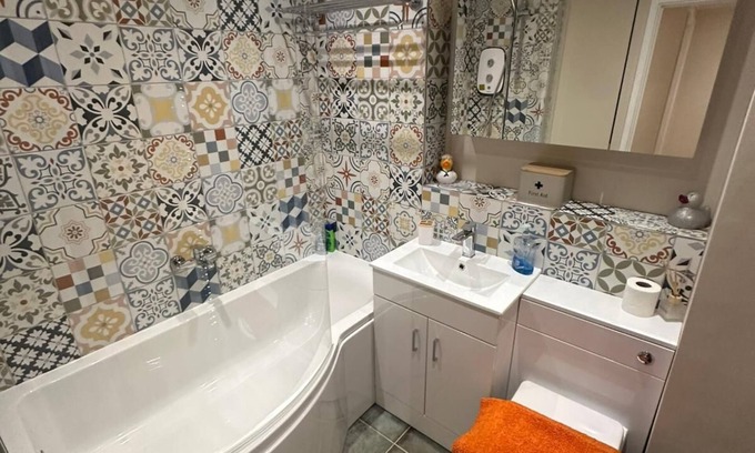 Castle Apartment | Marina Flat, Swansea - Perfect Location & Cosy Flat