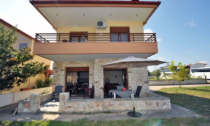 Kallithea House | Marina Maisonette by RentalsPro