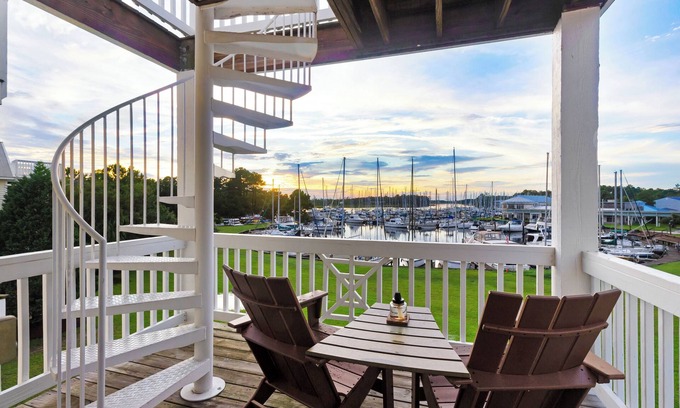 Fairfield Harbour House | Marina View Bliss