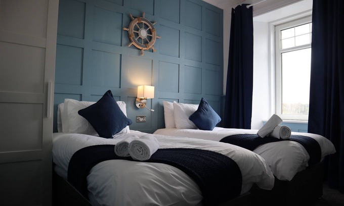 Irvine House | Marina View Guest House