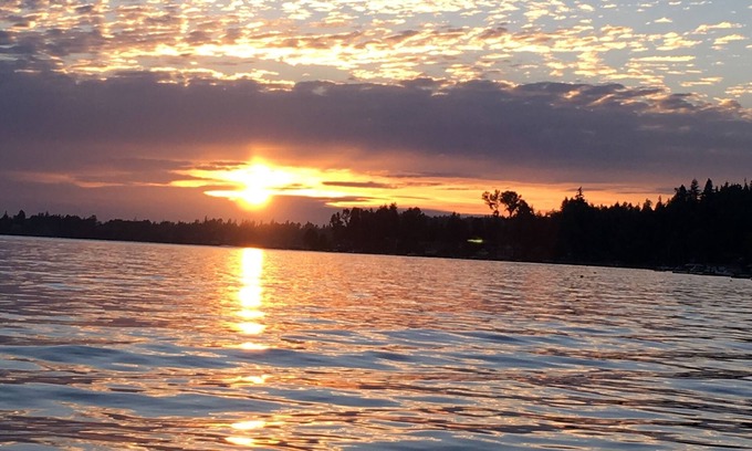 Sudden Valley House | Marina view lake house. Beach & Golf! Dog friendly