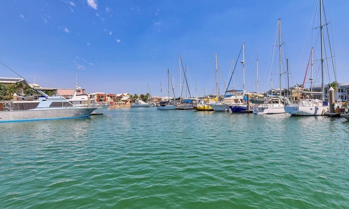 Stuart Park House | Marina Views | Cozy 3BR Villa in Tipperary Waters