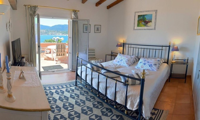 Vetricella House | MARINE Bed and breakfast facing the sea, large terrace