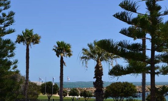 South Fremantle Apartment | MARINE TERRACE BEACH STUDIO Summer sale $145 A NIGHT! (SAVE 15%)n