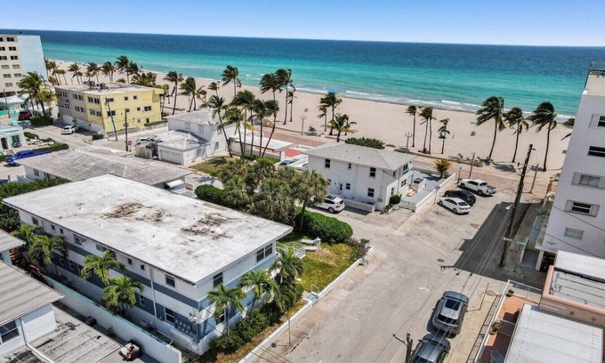 Hollywood South Central Beach Apartment | marine villas # 4 Beach access