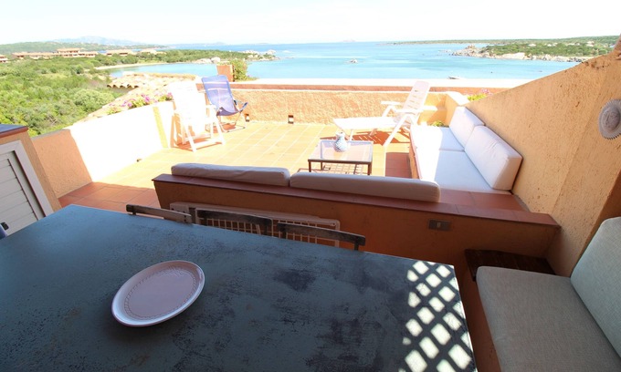 Golfo di Marinella Apartment | Marineled apartment 50 meters from the beach, swimming pool, restaurant bar, wifi