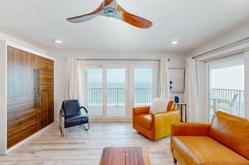 Biltmore Beach Apartment | Mariner West #601: Mariner's Haven