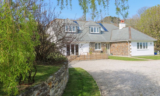 Gorran Haven Cottage | MARINERS REST, pet friendly, country holiday cottage in Gorran Haven
