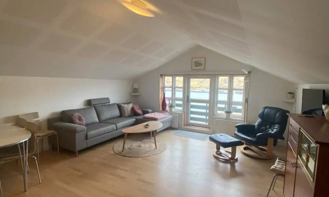 Ryggur Apartment | Mariustova - the apartment with the superb ocean view in Miðvágur