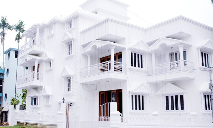 Salt Lake Villa | Market Area, 5 Mins to the Nicco Park & City Centre 1