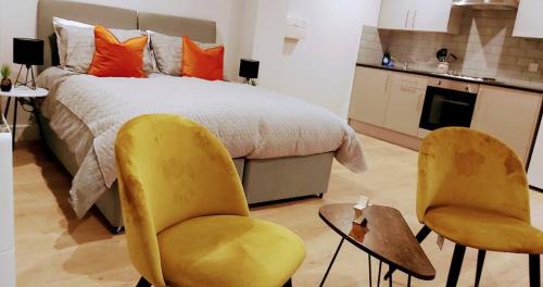 Northampton Apartment | Market Haven Kingsize Studios Town Centre with Netflix, Business & Leisure travellers, multiple units available