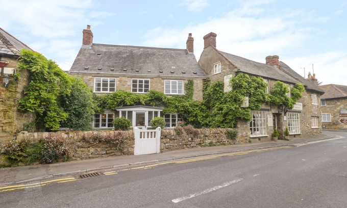 Abbotsbury Cottage | MARKET HOUSE, country holiday cottage, with open fire in Abbotsbury