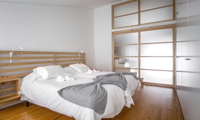 Ponta Delgada Apartment | Market Place A 1BR (historical city center)