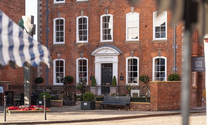 Ludwel Cottage | MARKET VIEW - THE GEORGIAN HOUSE, romantic in Ludlow