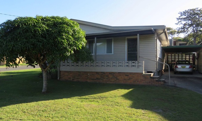 South West Rocks House | Marlene Court - Air con, boat parking