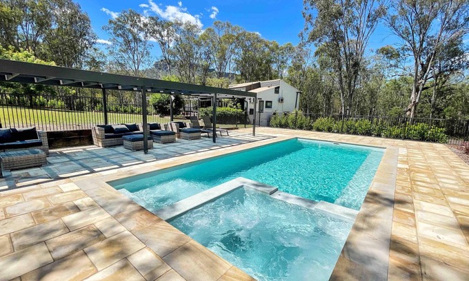 Broke House | Marlu Station - Secluded family getaway in Broke
