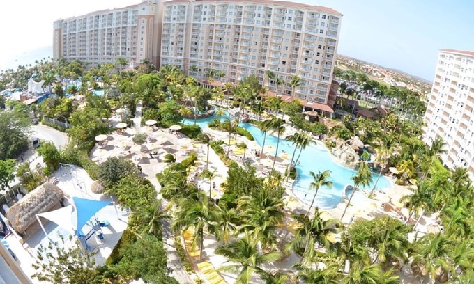 Palm Beach Resort | 🌴Marriott Aruba Surf Club✨ Experience Paradise in a 2BR Villa - Sleeps 8!