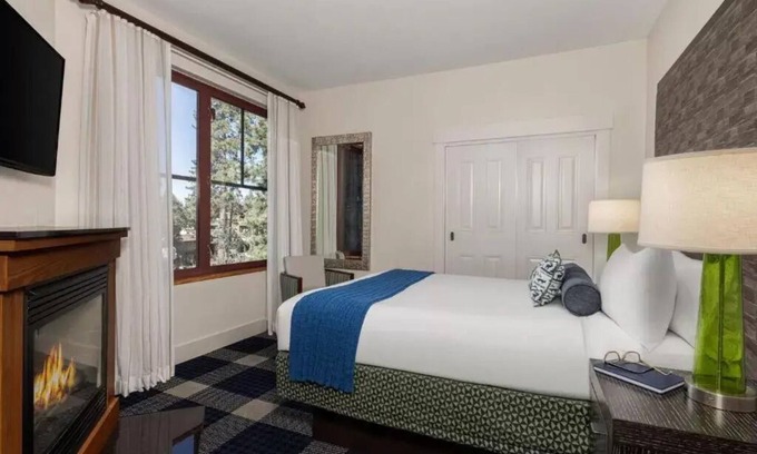 Lakeside Park Apartment | Marriott Grand Residence Club, Lake Tahoe - Deluxe Two-Bedroom Suite