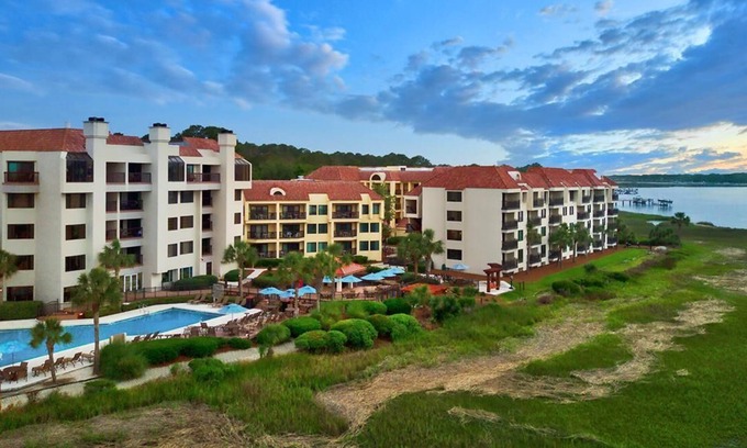 Palmetto Dunes Condo | Marriott Harbour Point/Sunset Pointe@Shelter Cove:2-bedroom condo.Many amenities