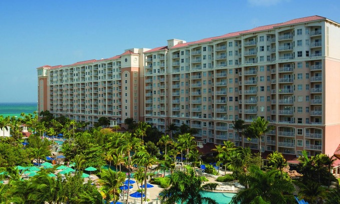 Palm Beach Apartment | Marriott's Aruba Surf Club Sleeps 6 Privately, 8 Maximum
