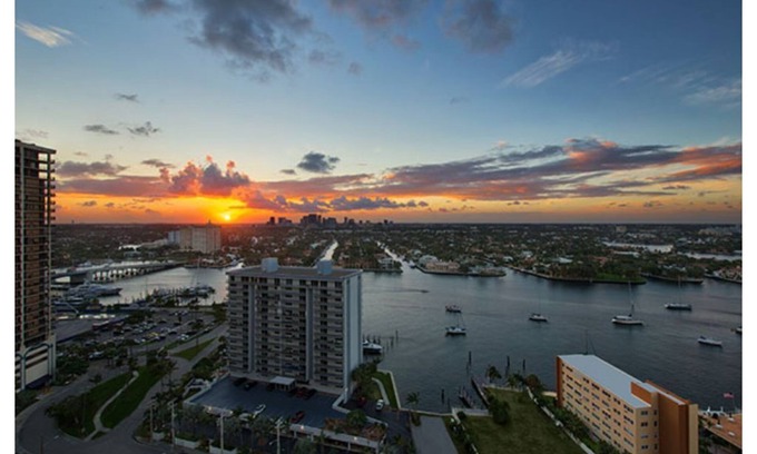 Central Beach Resort | Marriott's Beach Place Towers