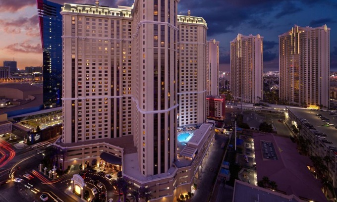 Las Vegas Apartment | Marriott's Grand Chateau-2 BR - Rooftop Pool, Skybar Lounge, and Amazing Views: