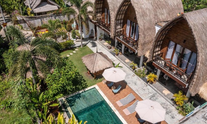 Kuta Hotel | Martas Windows