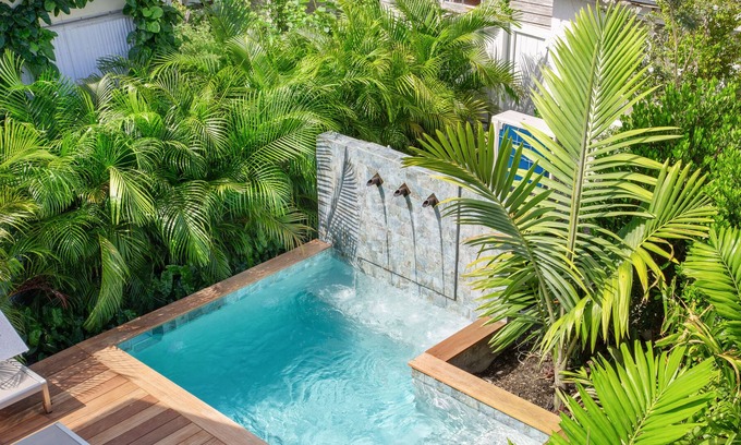 Old Town House | ~ MARTHA TRUMAN SUITE ~ Walk to Duval Street from this beautiful property!