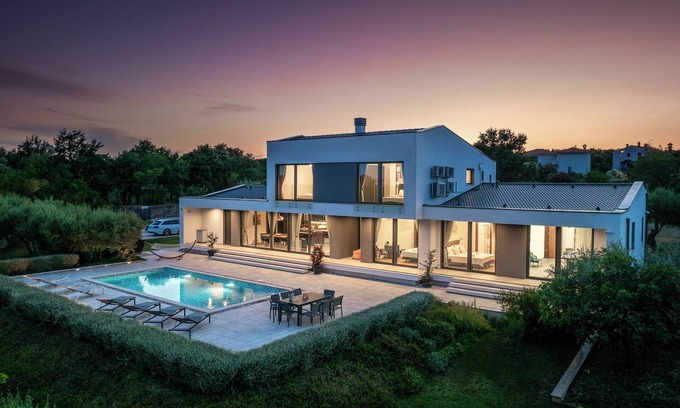 Rakalj Villa | Martincic residence 5 stars with pool heating on 4000m2